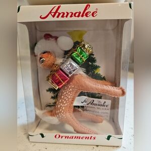 Annalee 4 inch fawn w gifts ornament